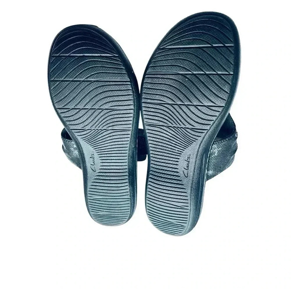 Clarks Women’s Sandal Black Slip-On Size 8 Preowned Great Condition - Picture 4 of 8